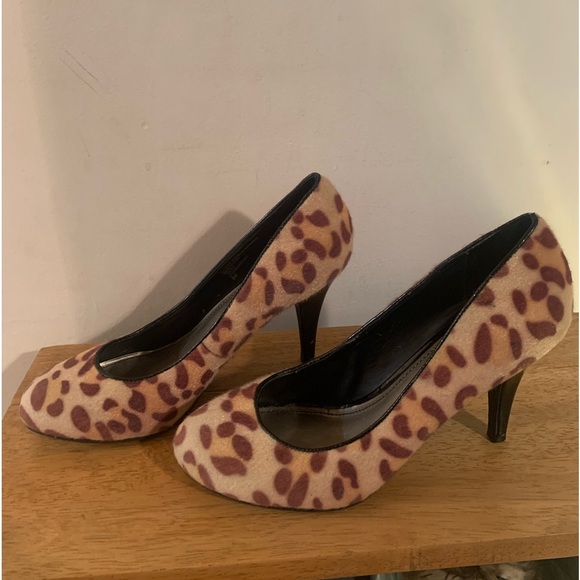 Fergalicious by Ferga Size 8M Utopia Leopard high heel pre-owned 3 inch… - Picture 7 of 12